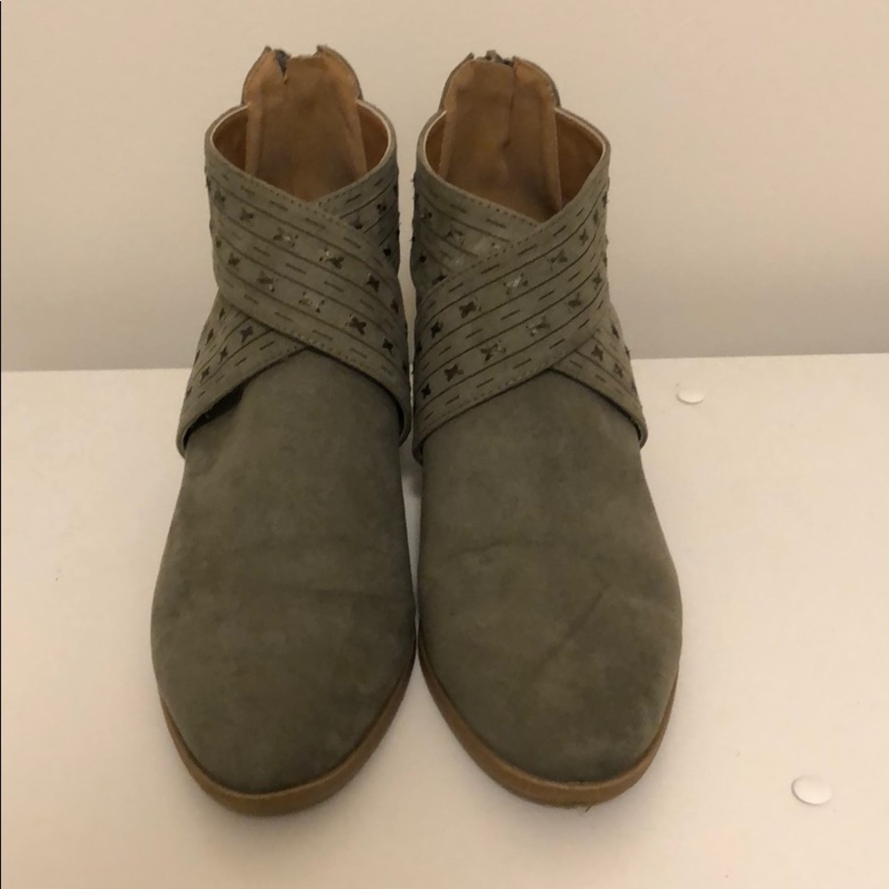 Qupid cut out booties